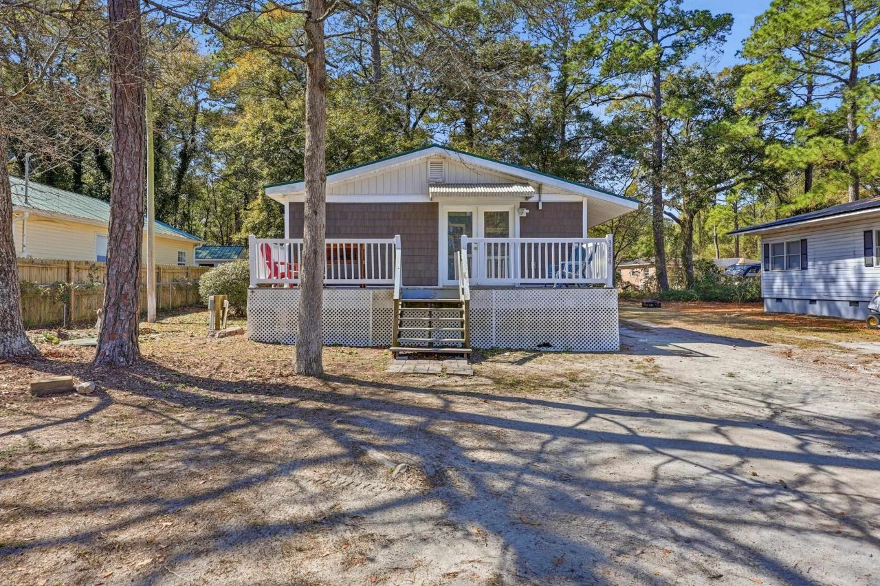 3884 Mineola Ave. Photo 4