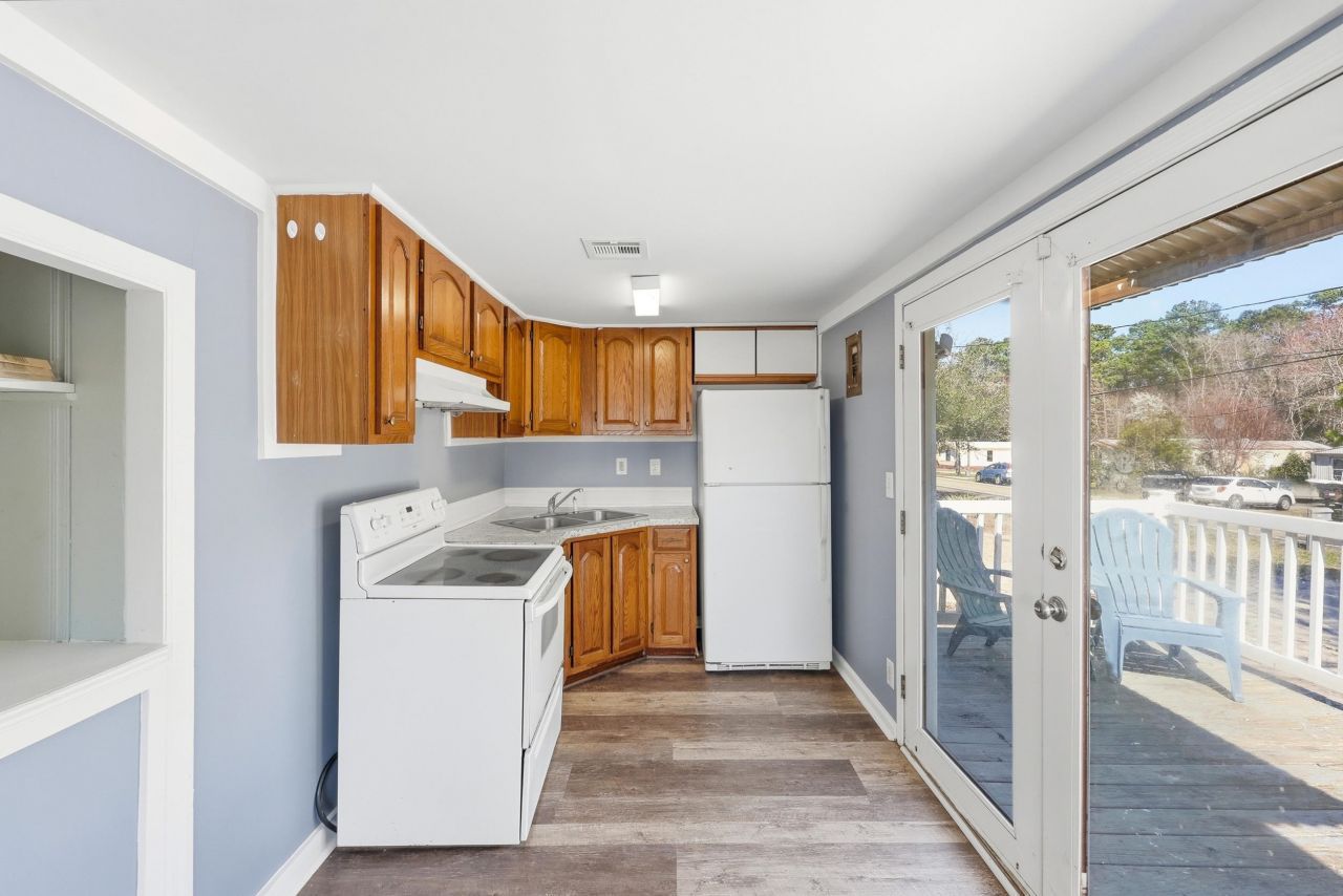 3884 Mineola Ave. Photo 7