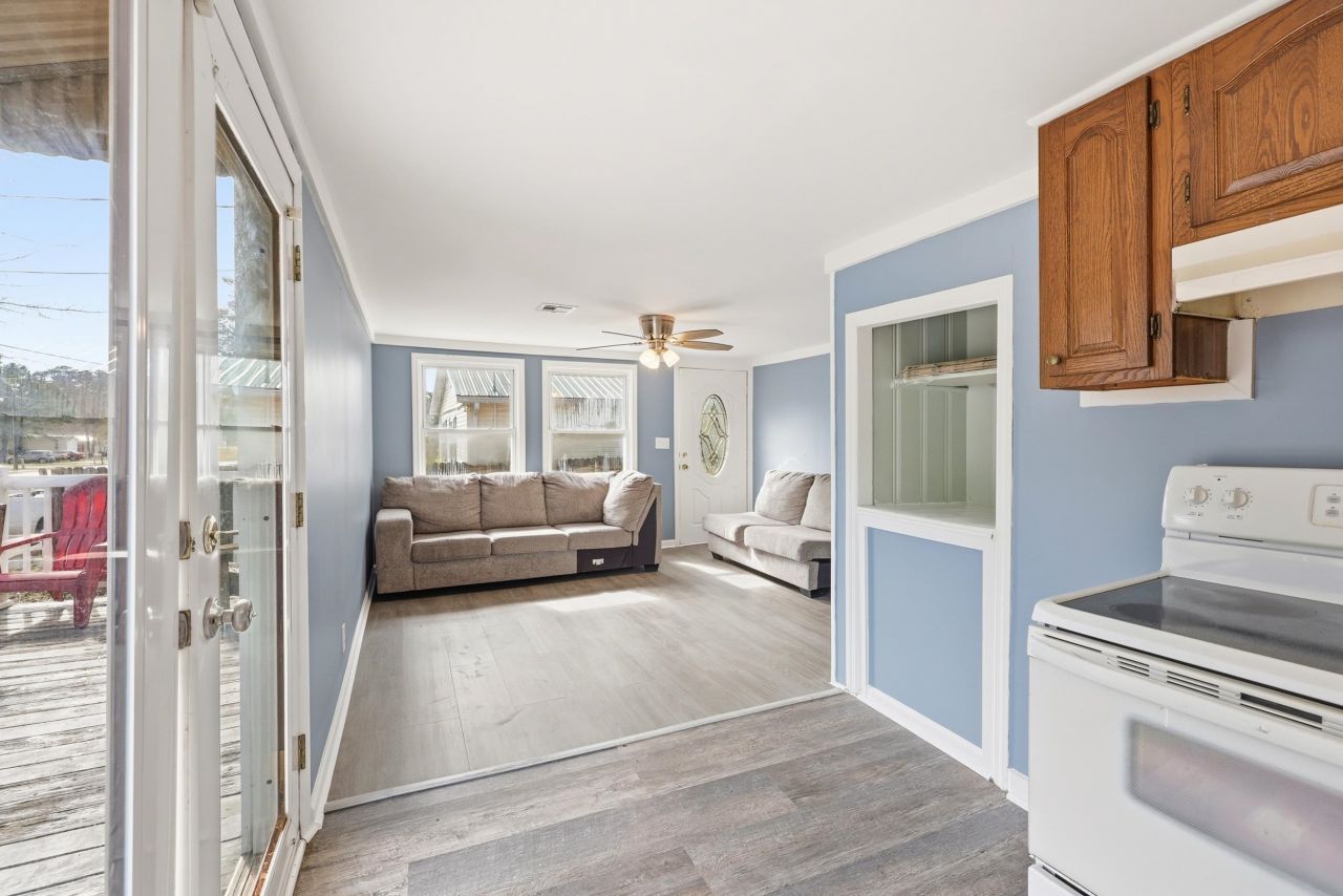 3884 Mineola Ave. Photo 8