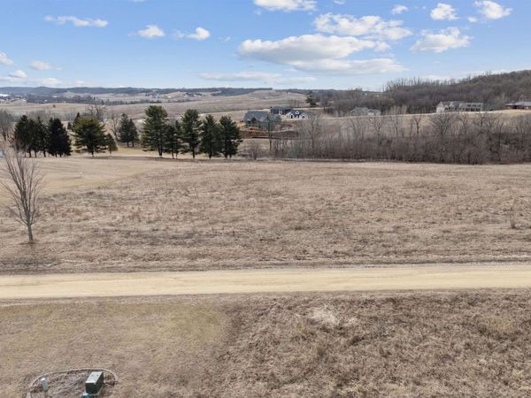 39129 326th Street, Bellevue, IA 52031