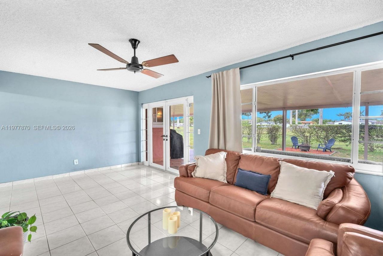 2030 NW 91st Ter , Pembroke Pines, FL 33024 Photo