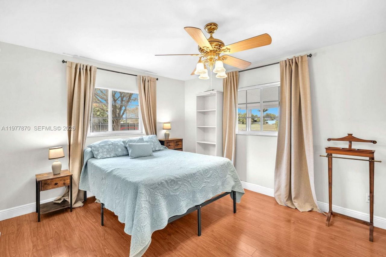 2030 NW 91st Ter , Pembroke Pines, FL 33024 Photo