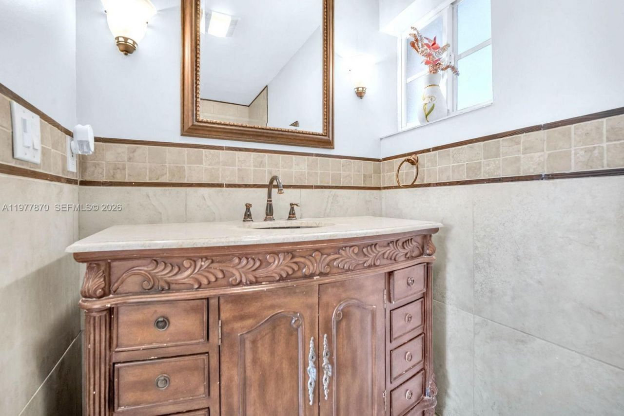 2030 NW 91st Ter , Pembroke Pines, FL 33024 Photo