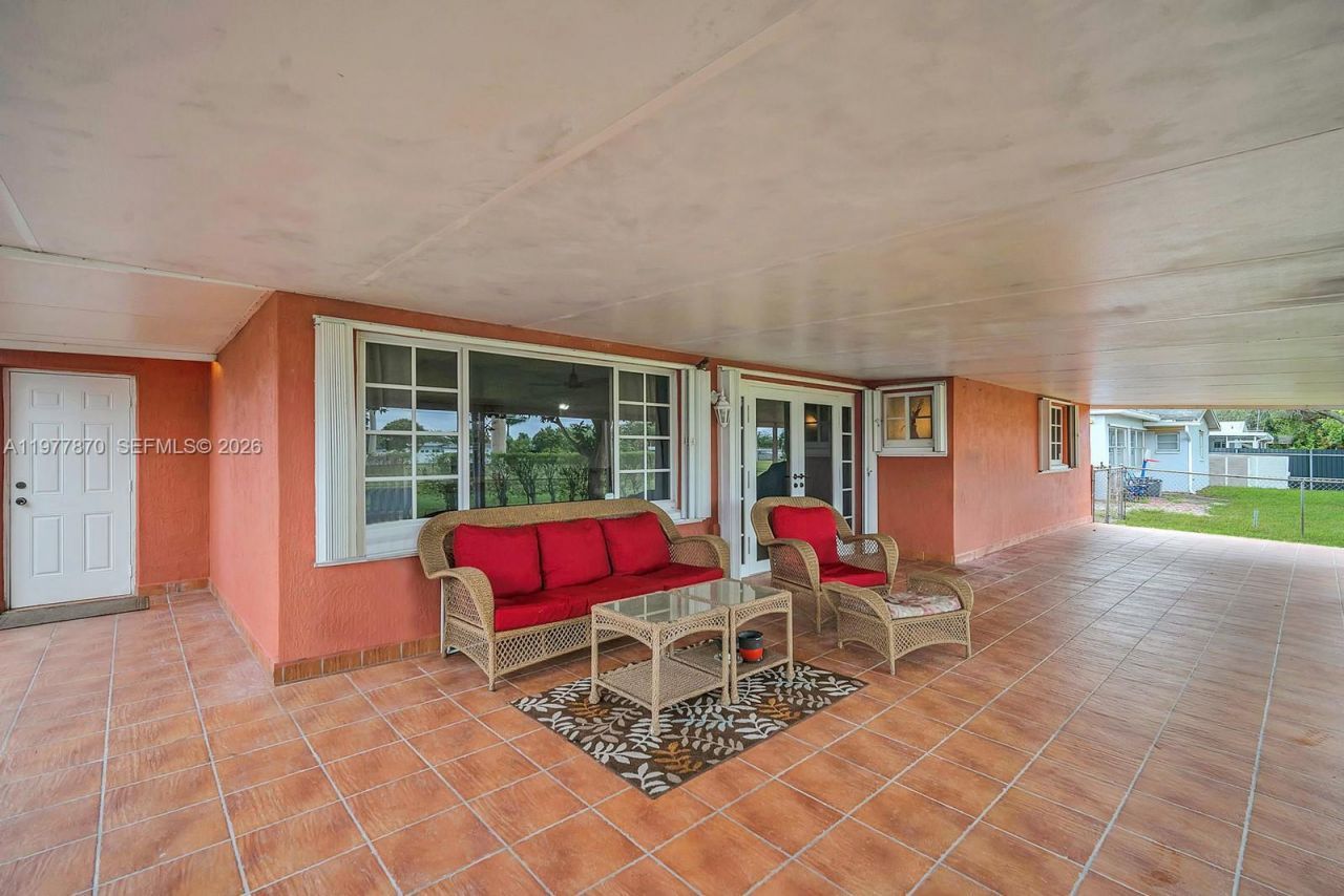 2030 NW 91st Ter , Pembroke Pines, FL 33024 Photo