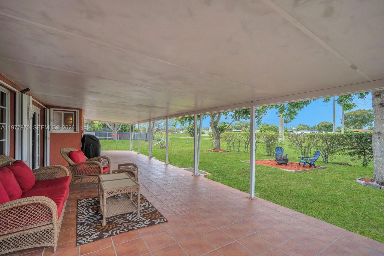 2030 NW 91st Ter , Pembroke Pines, FL 33024 Photo