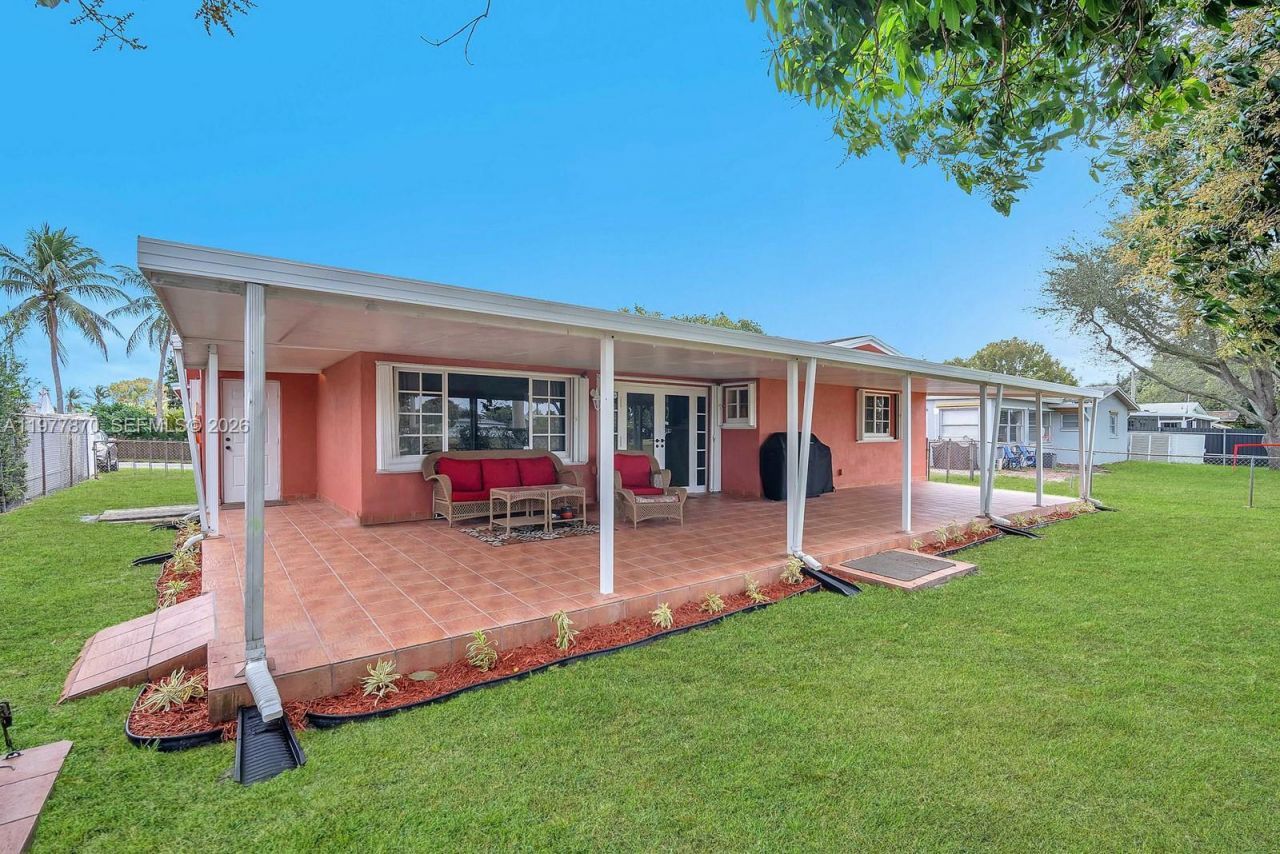 2030 NW 91st Ter , Pembroke Pines, FL 33024 Photo