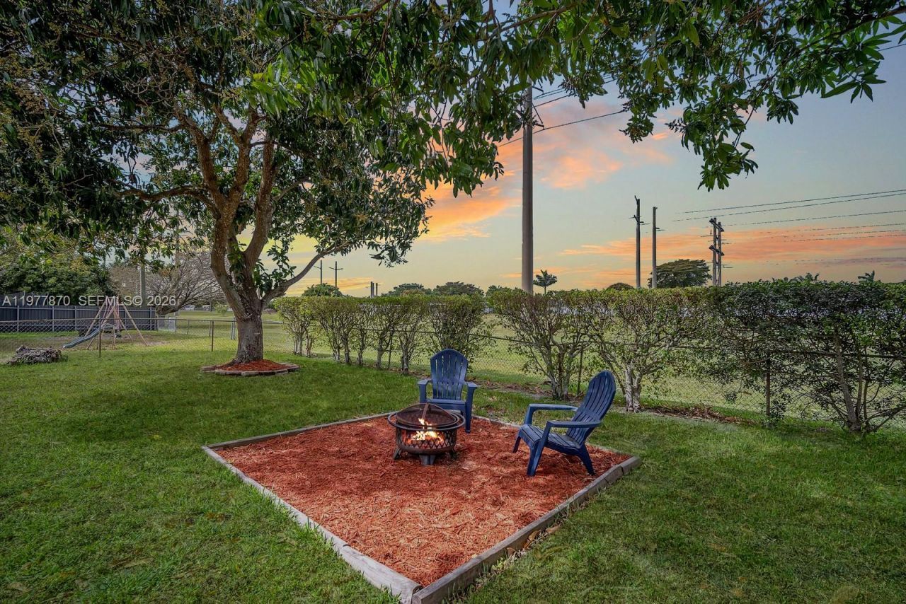 2030 NW 91st Ter , Pembroke Pines, FL 33024 Photo