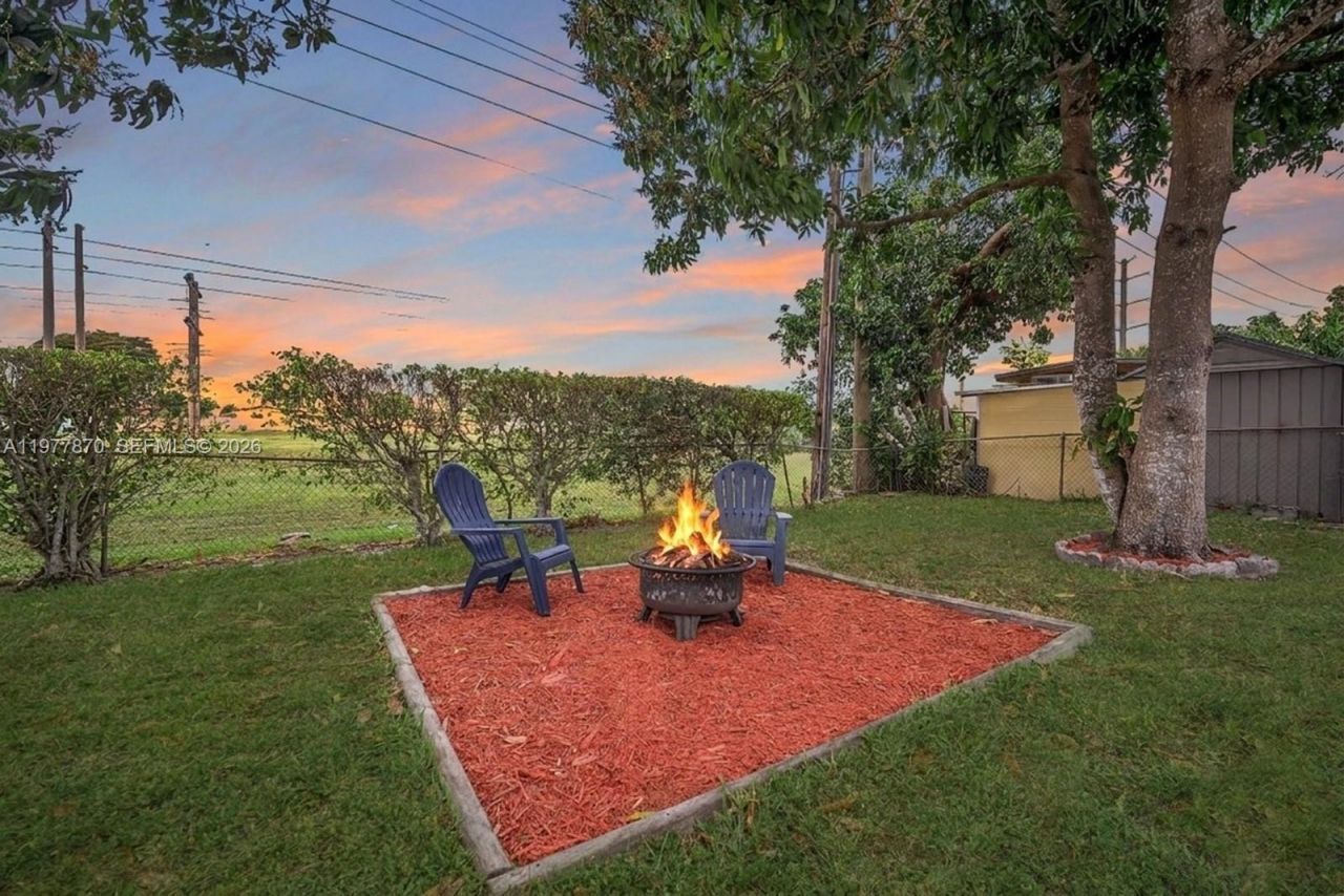 2030 NW 91st Ter , Pembroke Pines, FL 33024 Photo