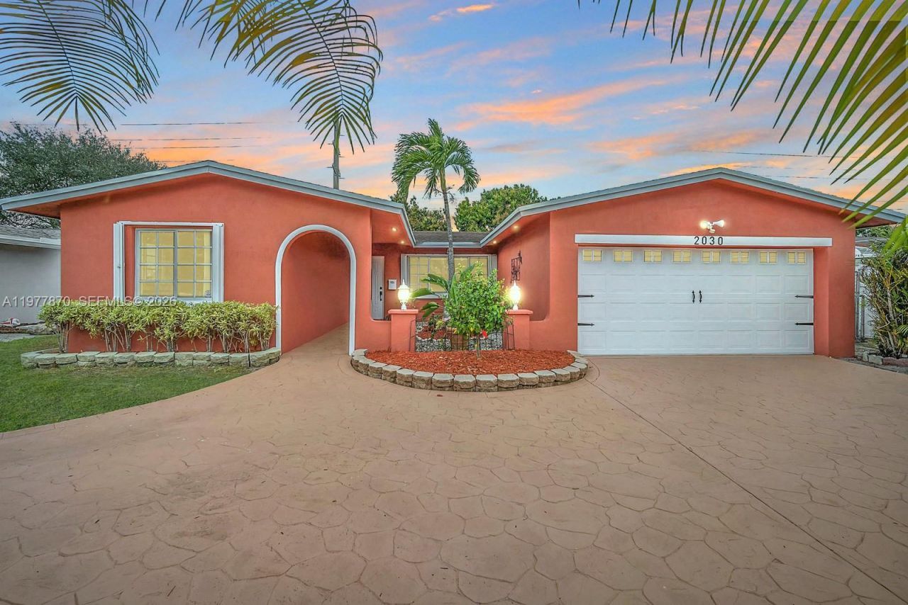 2030 NW 91st Ter , Pembroke Pines, FL 33024 Photo