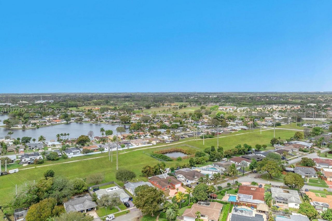 2030 NW 91st Ter , Pembroke Pines, FL 33024 Photo