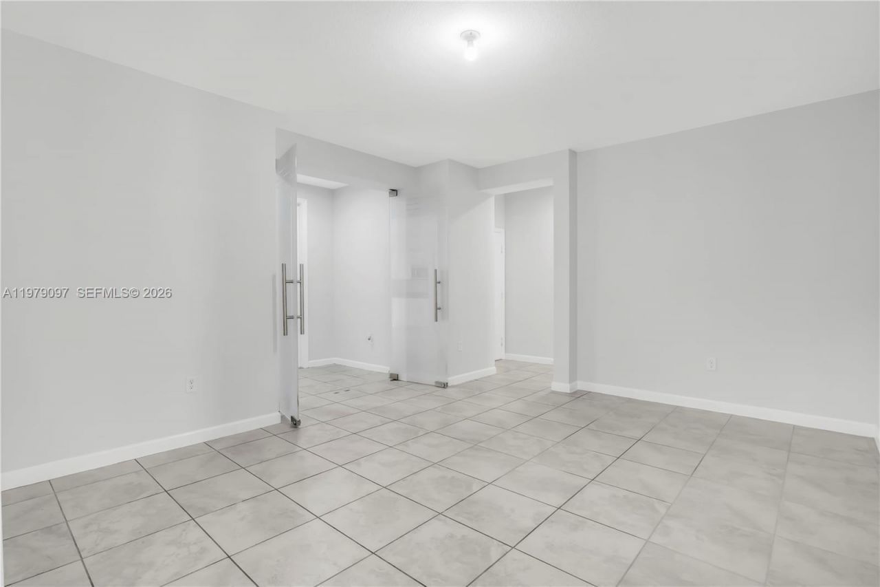 2541 SE 1st St, Homestead, FL 33033 Photo