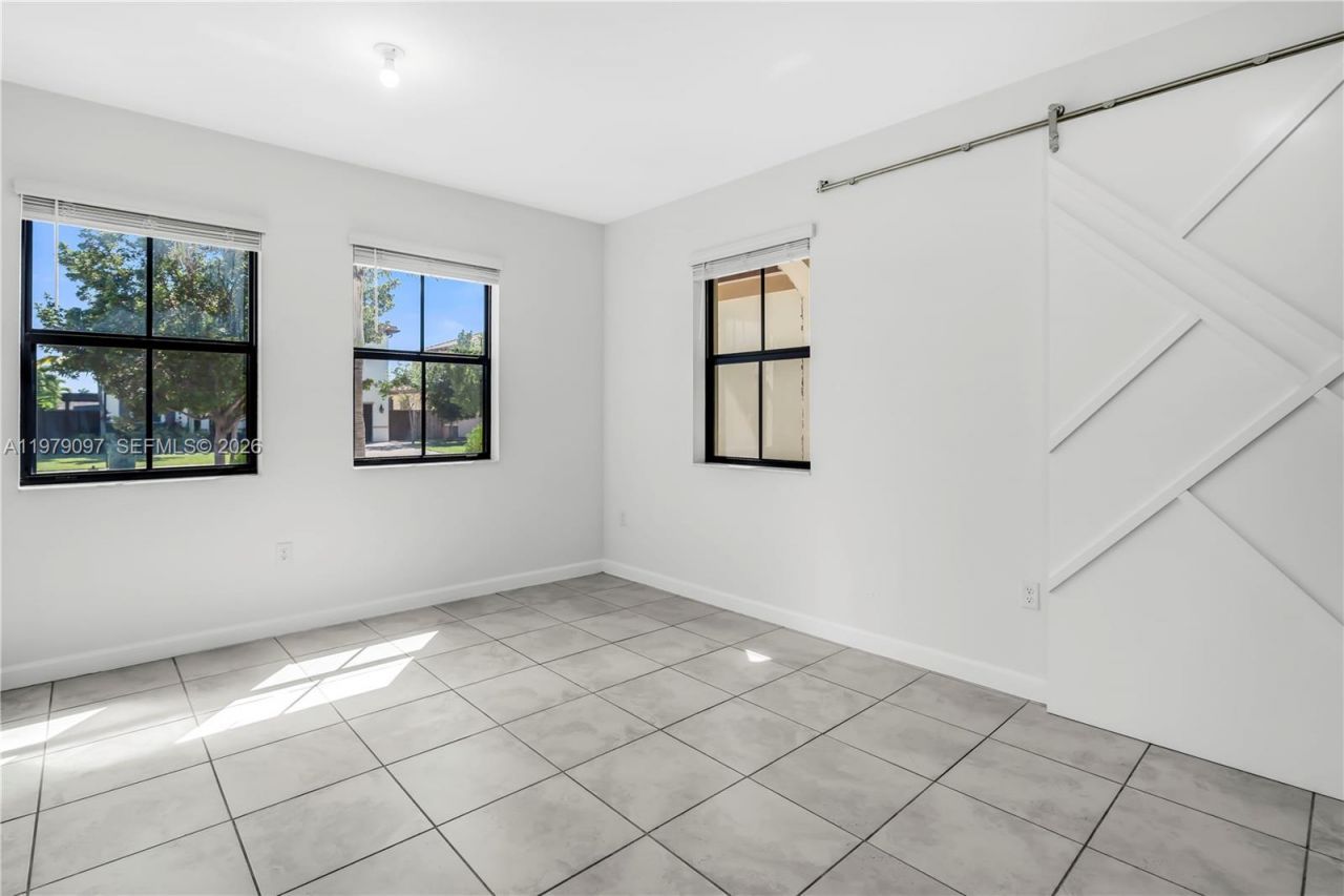 2541 SE 1st St, Homestead, FL 33033 Photo