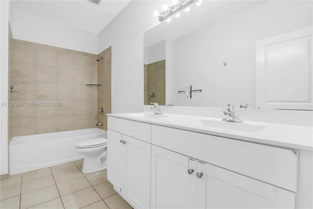 2541 SE 1st St, Homestead, FL 33033 Photo