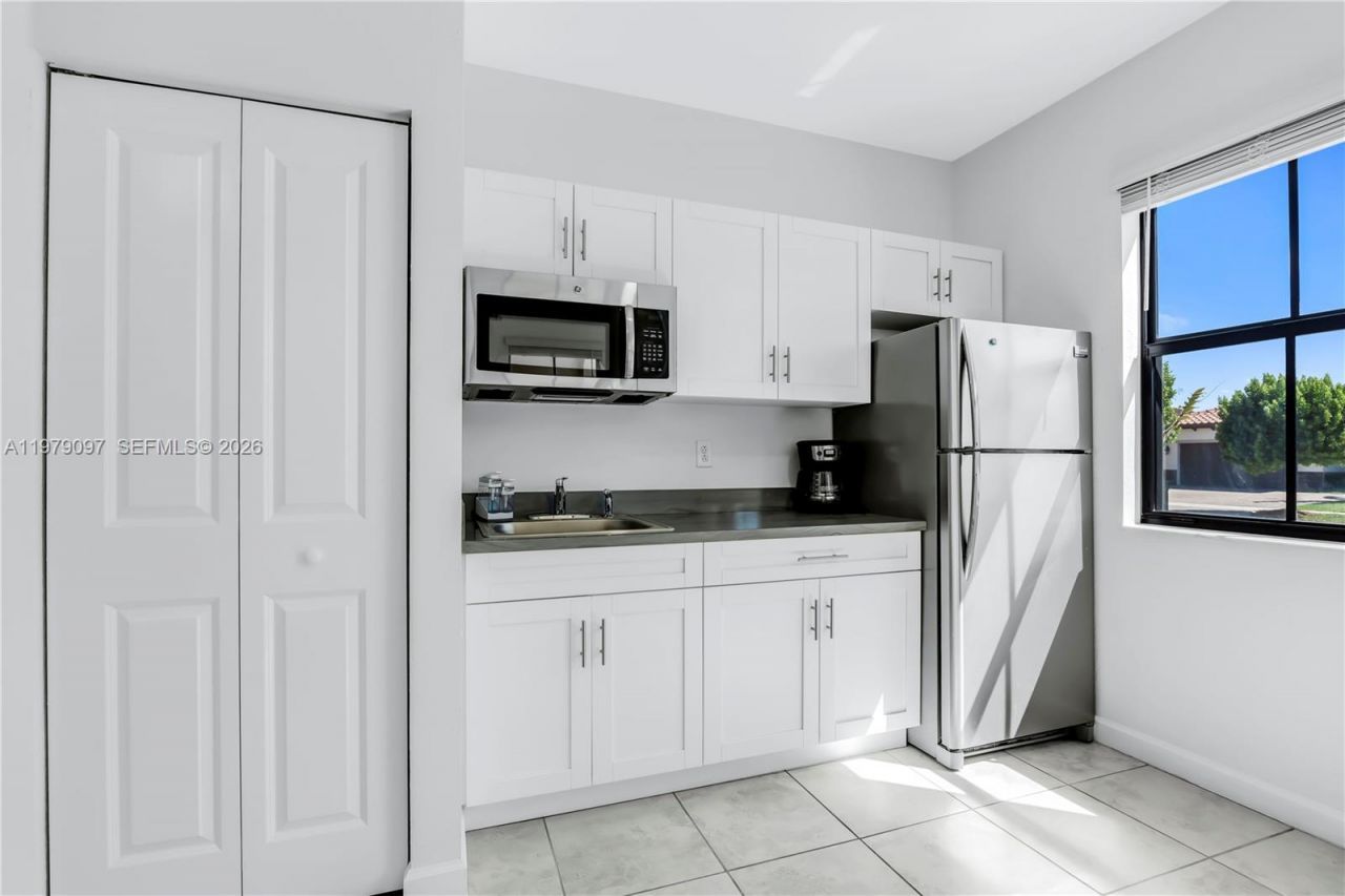 2541 SE 1st St, Homestead, FL 33033 Photo