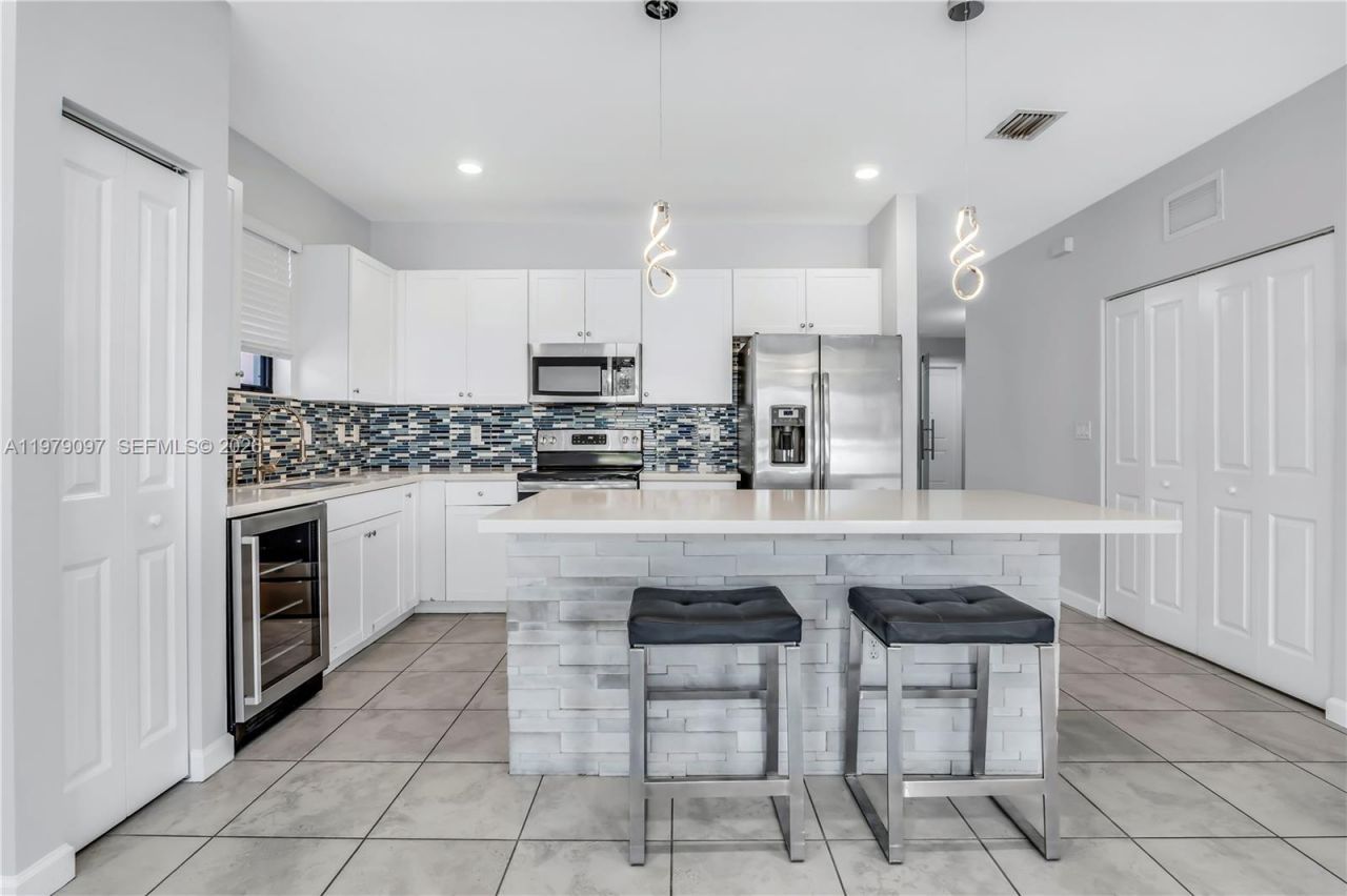 2541 SE 1st St, Homestead, FL 33033 Photo