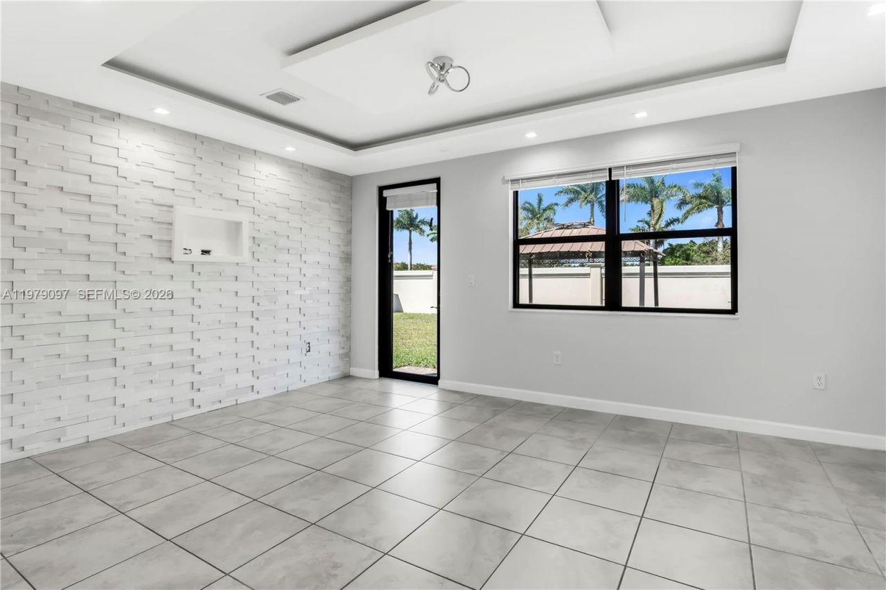 2541 SE 1st St, Homestead, FL 33033 Photo