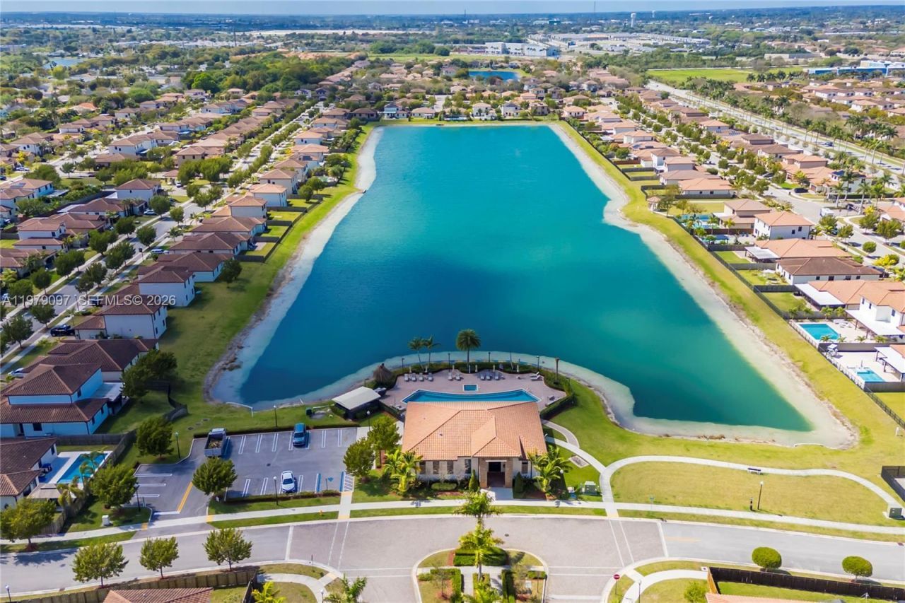 2541 SE 1st St, Homestead, FL 33033 Photo