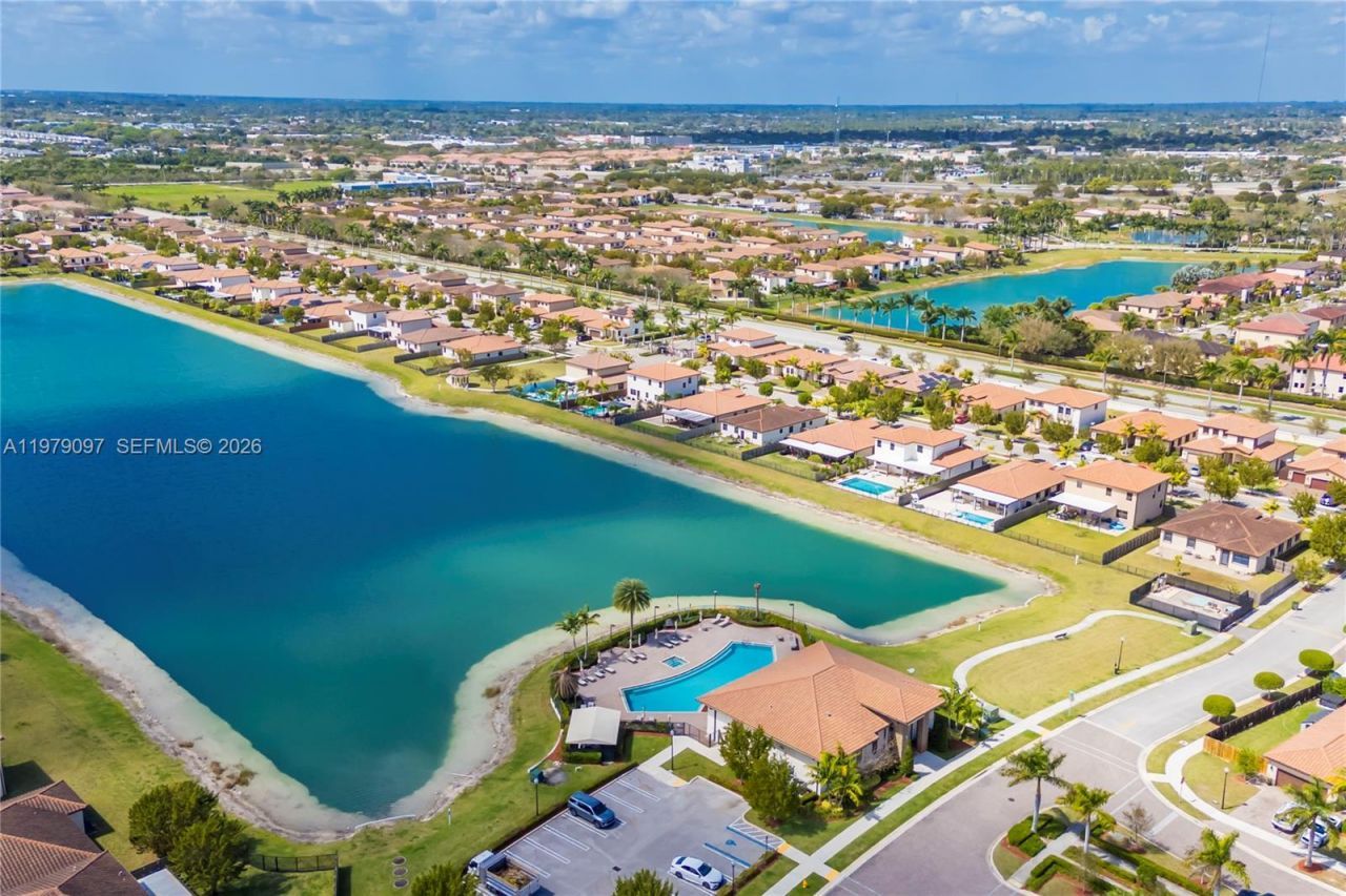 2541 SE 1st St, Homestead, FL 33033 Photo