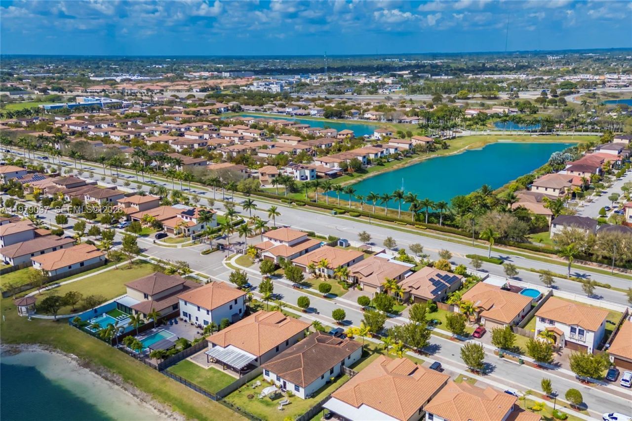 2541 SE 1st St, Homestead, FL 33033 Photo