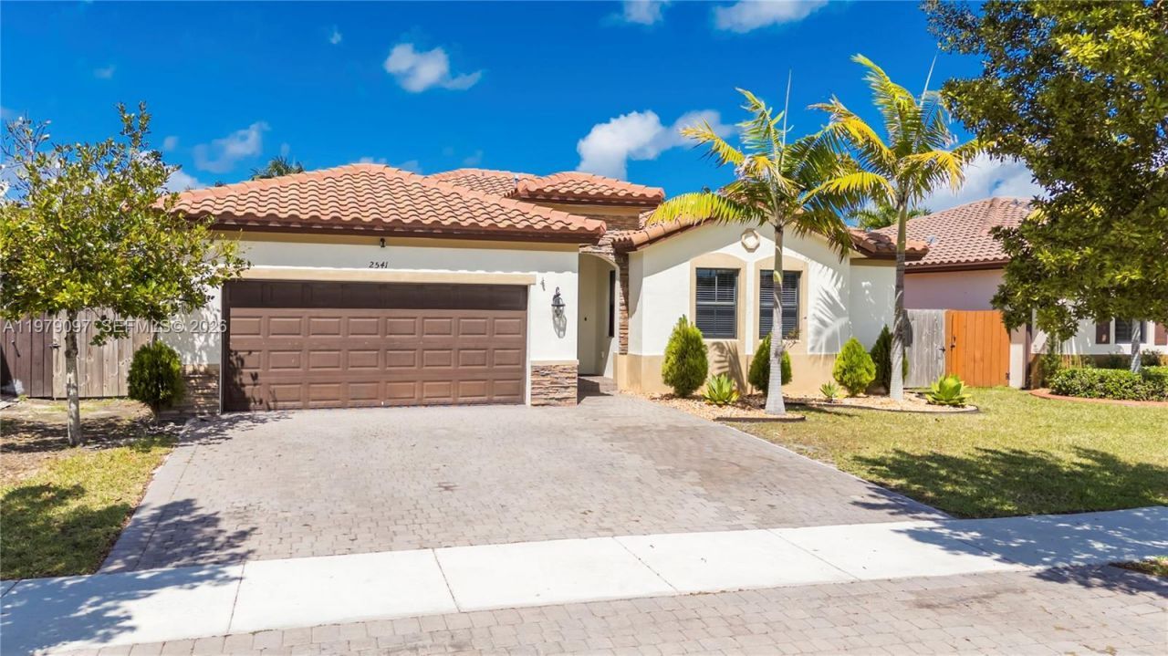 2541 SE 1st St, Homestead, FL 33033 Photo
