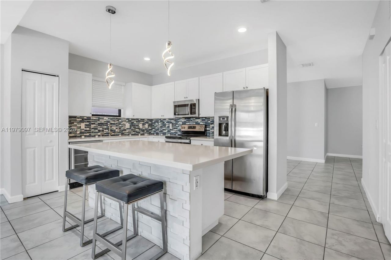 2541 SE 1st St, Homestead, FL 33033 Photo