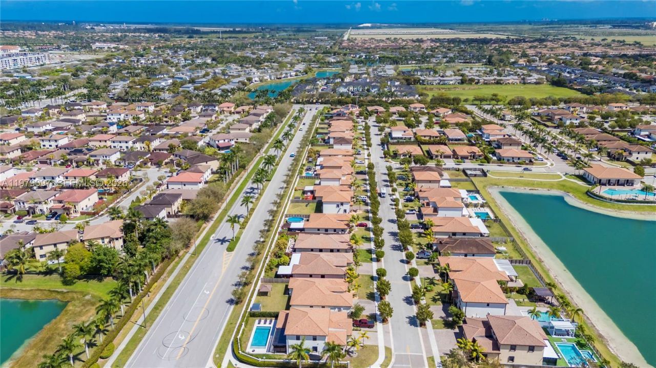 2541 SE 1st St, Homestead, FL 33033 Photo