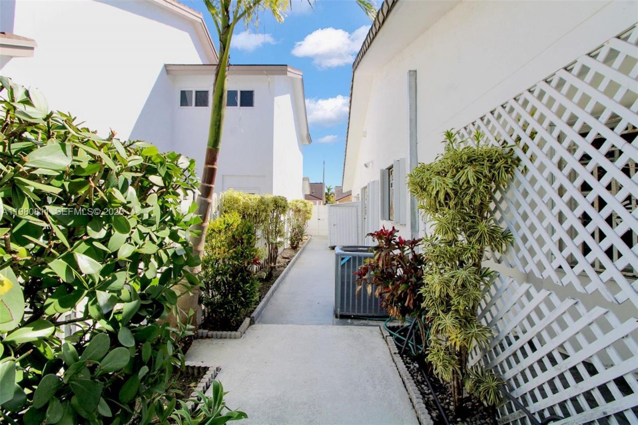 14413 SW 115th St, Miami, FL 33186 Photo