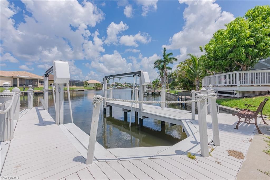 2417 Cape Coral Pkwy W, Cape Coral, FL 33914 Photo