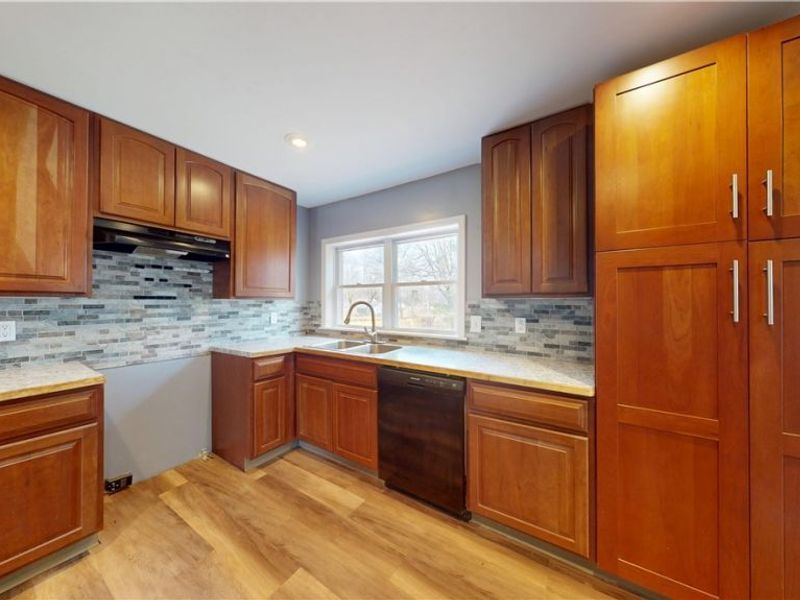 1545 Ambre Drive , Akron, OH 44312 Photo 8