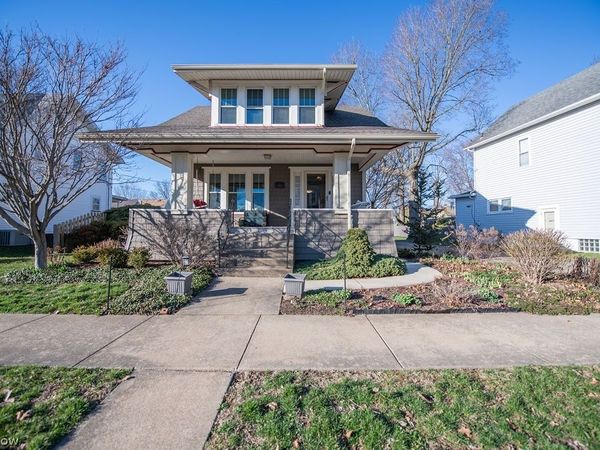 329 Park Avenue NW, New Philadelphia, OH 44663