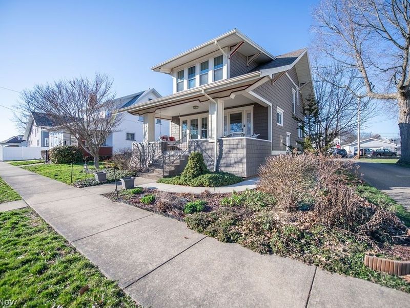 329 Park Avenue NW, New Philadelphia, OH 44663 Photo 3