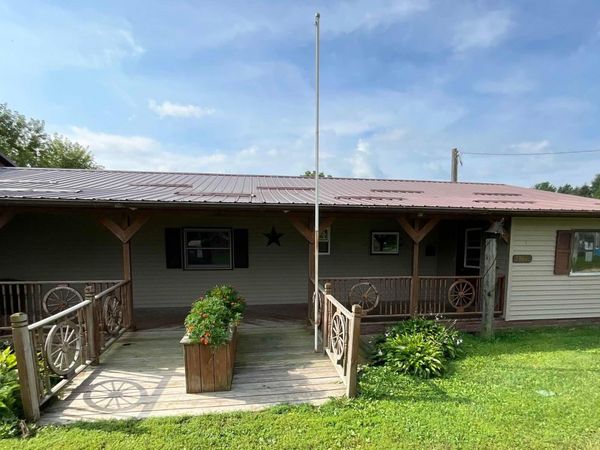 28882 Pine Streets, Eldorado, IA 52175