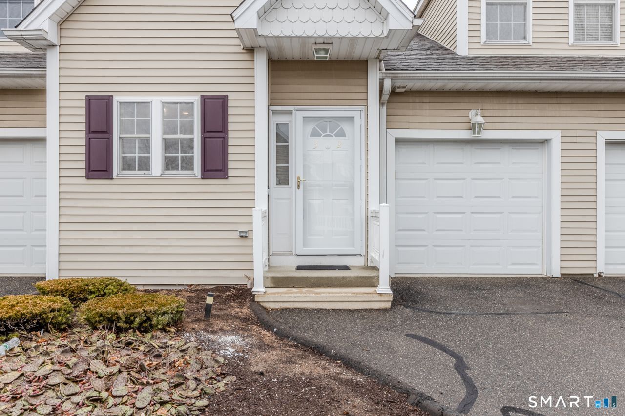 511 Elm, Unit 3-2, North Haven, CT 06473 Main Photo