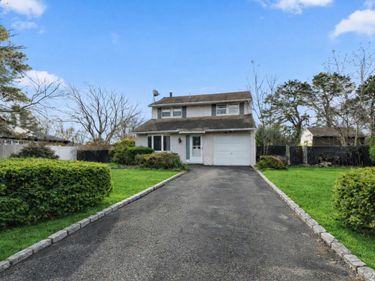 40 Mercury Avenue, East Patchogue, NY 11772