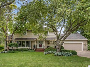 2256 Royal Wood Drive, Omaha, NE 68144