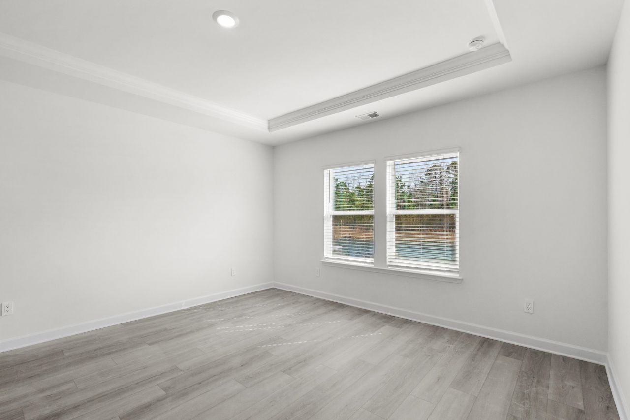 221 Evergreen St. Photo 18