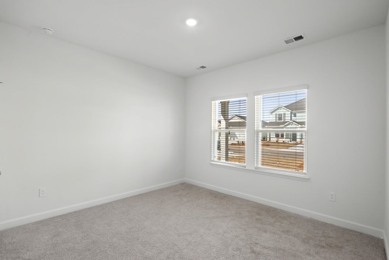 221 Evergreen St. Photo 21