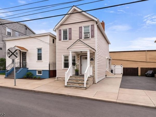 76 Holmes St, Belleville, NJ 07109