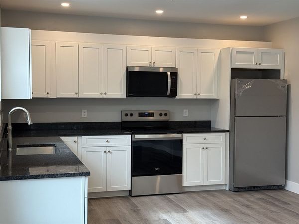 251 Sladen Street, Unit 207, Dracut, MA 01826