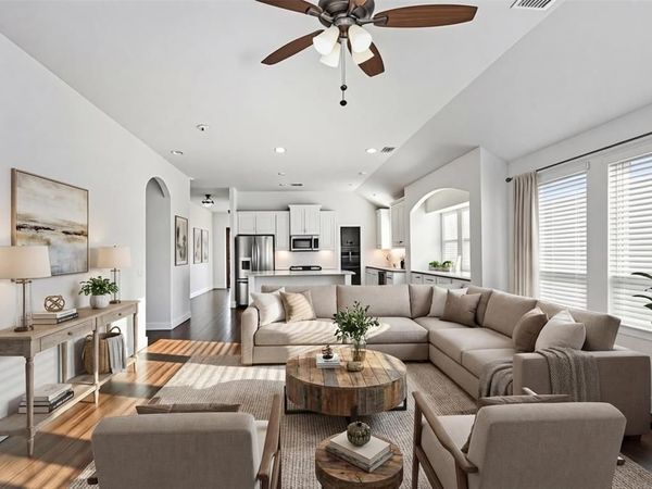 303 Pineview Lane , Ponder, TX 76259