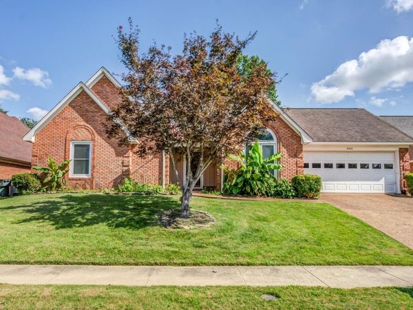 8243 CRIMSON CREEK DR, Memphis, TN 38016