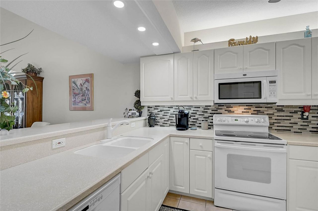 414 Laurel Lake Drive , Unit 204, Venice, FL 34292 Photo