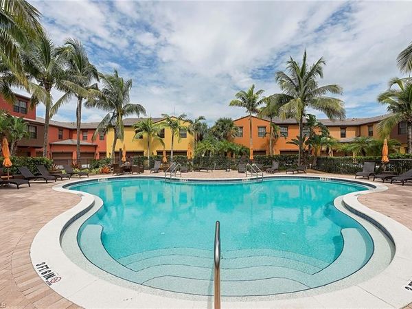 9102 Capistrano ST S, Unit 72-3, NAPLES, FL 34113