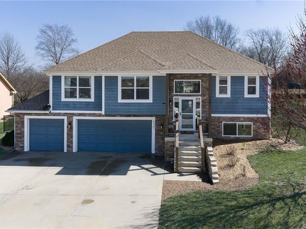 6987 141st Street, Basehor, KS 66007