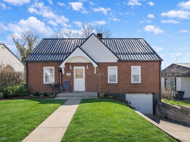 832 Buena Vista Boulevard, Steubenville, OH 43952 Photo 1