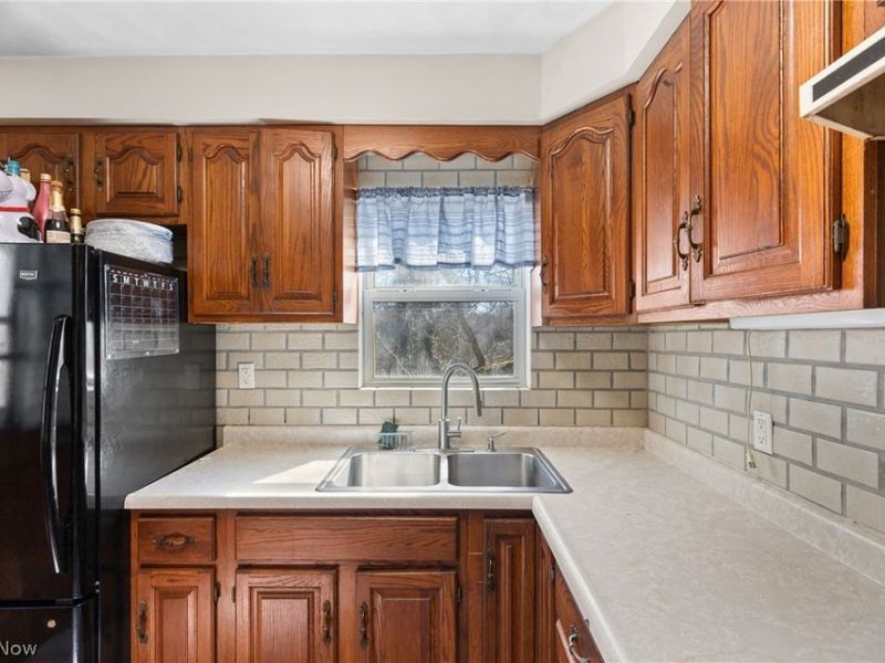 832 Buena Vista Boulevard, Steubenville, OH 43952 Photo 11