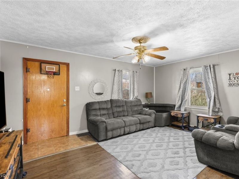 832 Buena Vista Boulevard, Steubenville, OH 43952 Photo 5