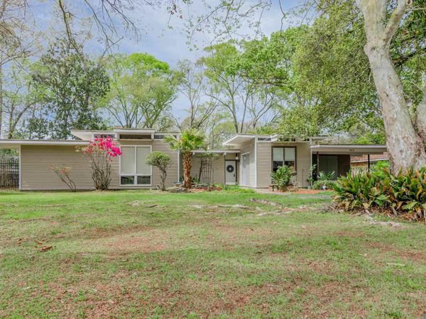 423 Castle Kirk Dr, Baton Rouge, LA 70808