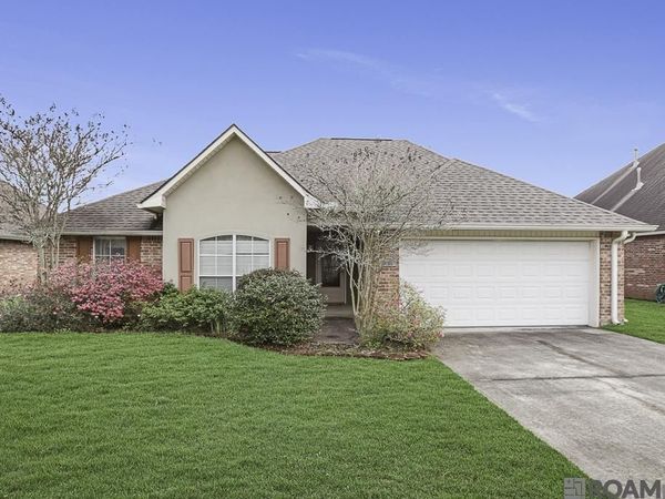 26184 Glenbrooke Dr, Denham Springs, LA 70726