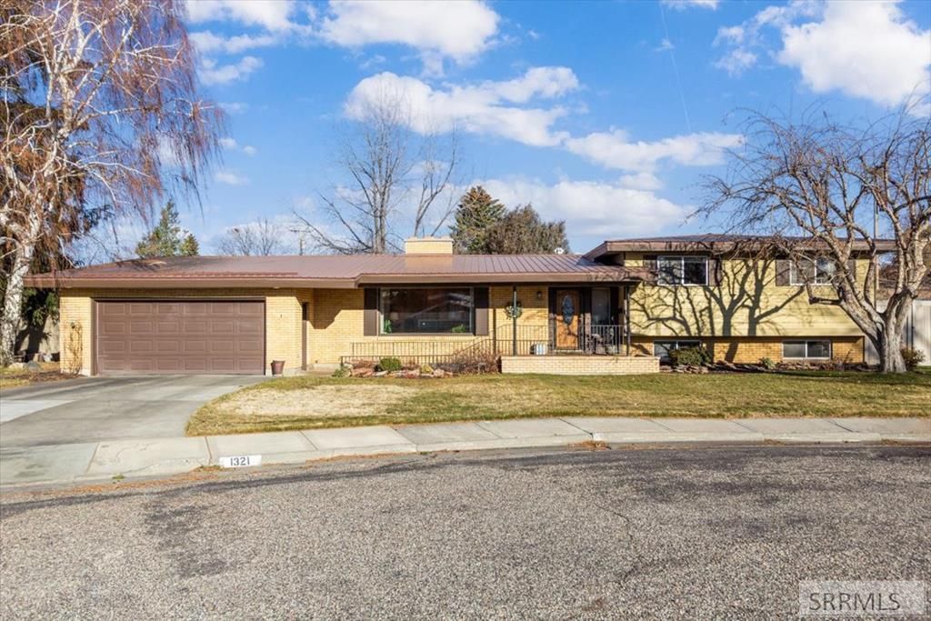 1321 Azalea Drive, Idaho Falls, ID 83404 Main Photo